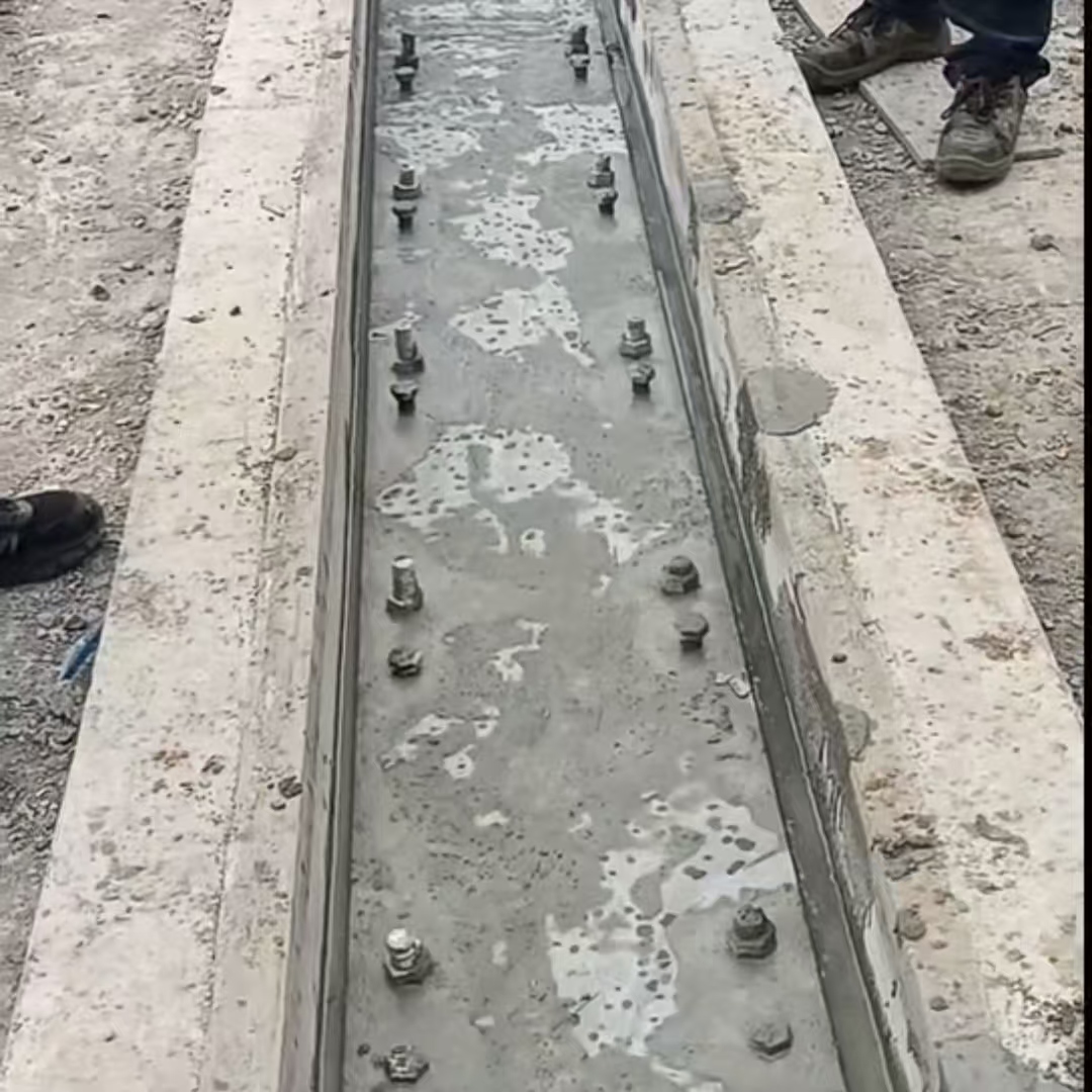 碌曲港口码头起重机龙门吊重型机械设备稳固用早强快凝轨道胶泥